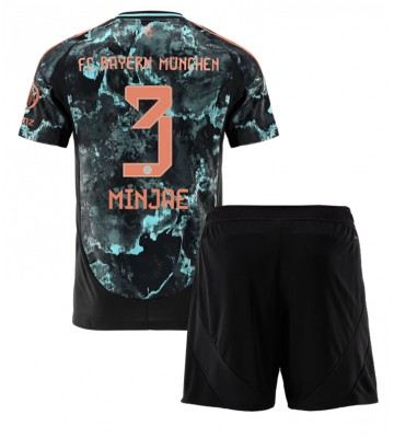 Bayern Munich Kim Min-jae #3 Bortatröja Barn 2024-25 Kortärmad (+ Korta byxor)